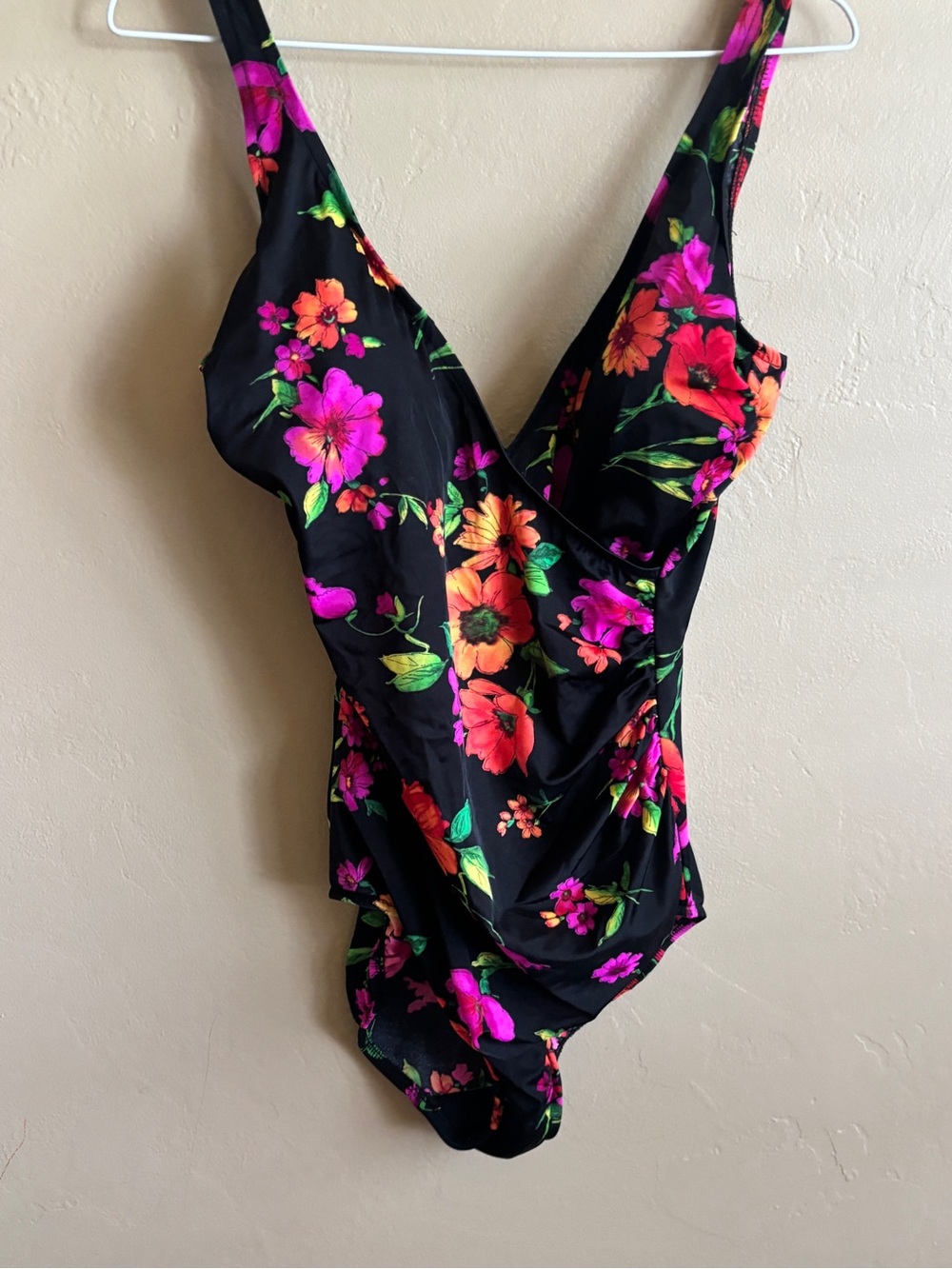 Miraclesuit floral swimsuit - Picture 3 of 7